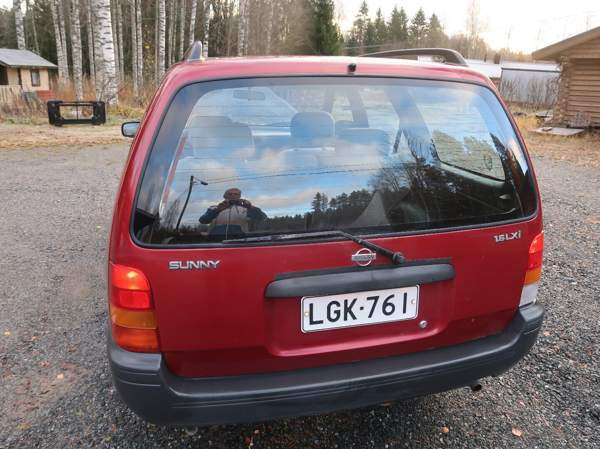 Nissan Sunny Nokia - valokuva 4