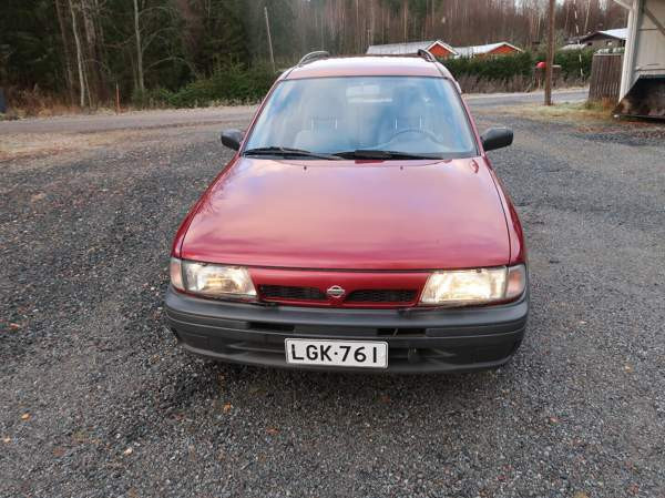 Nissan Sunny Nokia - valokuva 1