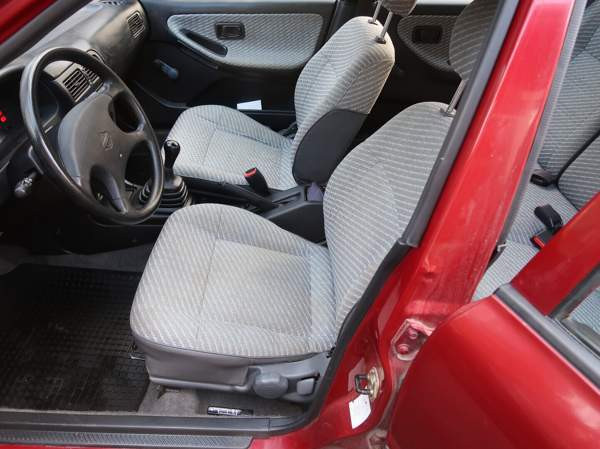 Nissan Sunny Nokia - valokuva 7