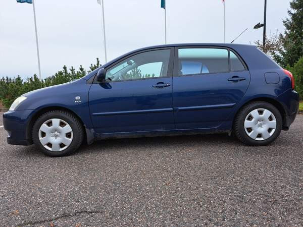 Toyota Corolla Sarov - valokuva 5