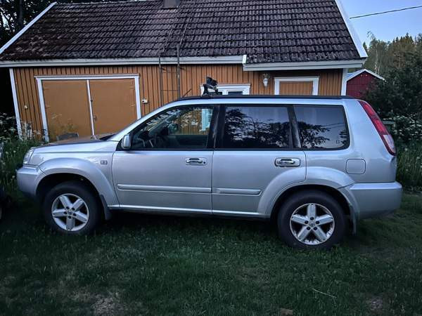 Nissan X-Trail Pornainen - valokuva 1