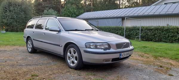 Volvo V70 Joensuu - valokuva 4