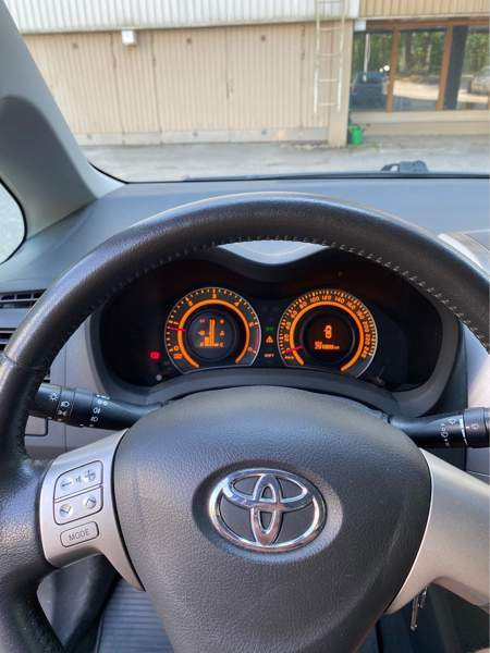 Toyota Auris Vantaa - valokuva 8