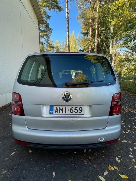 Volkswagen Touran Вантаа - изображение 6