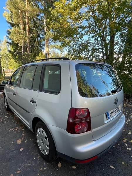 Volkswagen Touran Вантаа - изображение 5