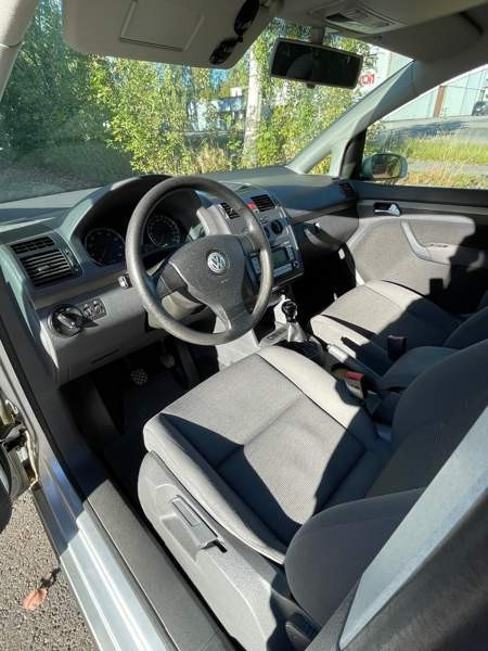 Volkswagen Touran Вантаа - изображение 8
