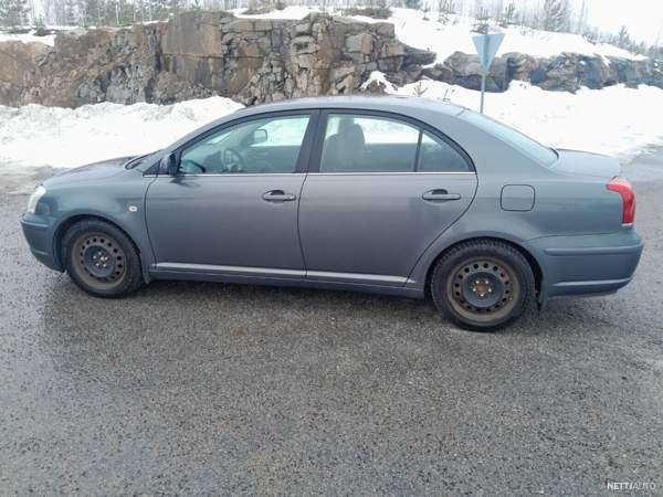 Toyota Avensis Luga - valokuva 4