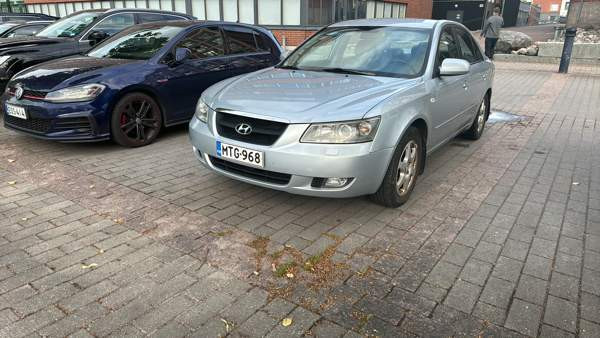 Hyundai Sonata Glebychevo - valokuva 1
