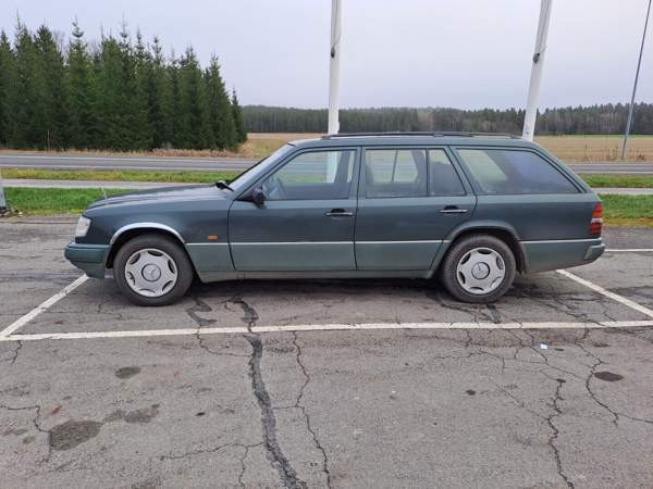 Mercedes-Benz 230 Russia - valokuva 5