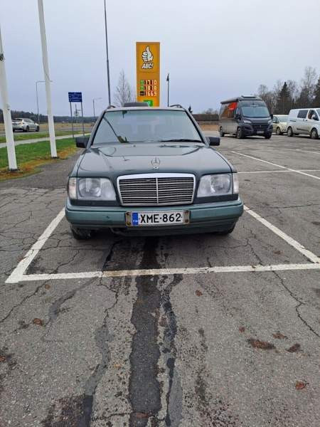 Mercedes-Benz 230 Russia - valokuva 2