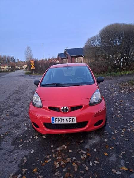 Toyota Aygo Vantaa - valokuva 1
