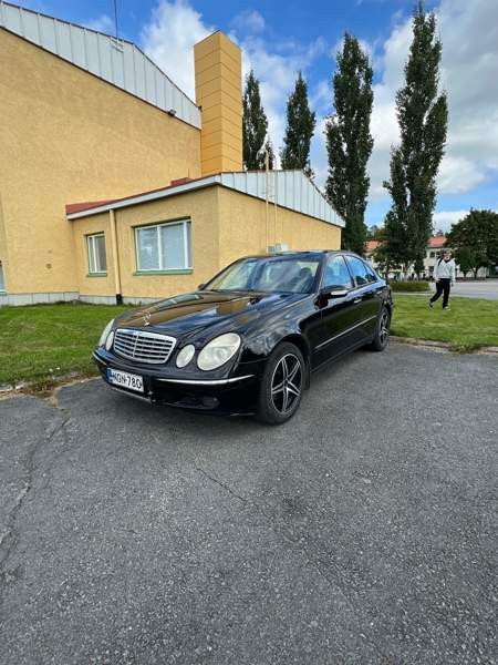 Mercedes-Benz E Kinnula - valokuva 1