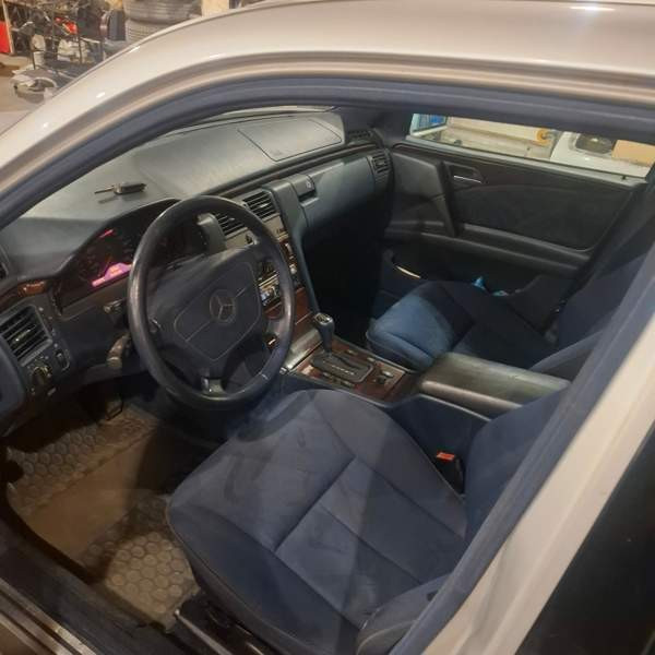 Mercedes-Benz E Lovisa - photo 5