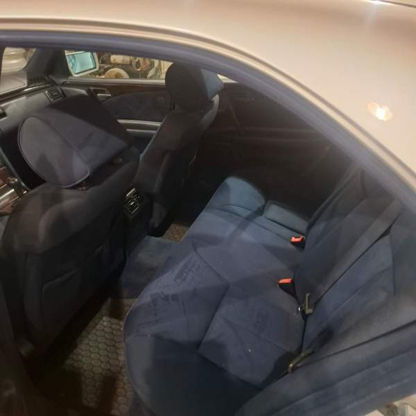 Mercedes-Benz E Lovisa - photo 6