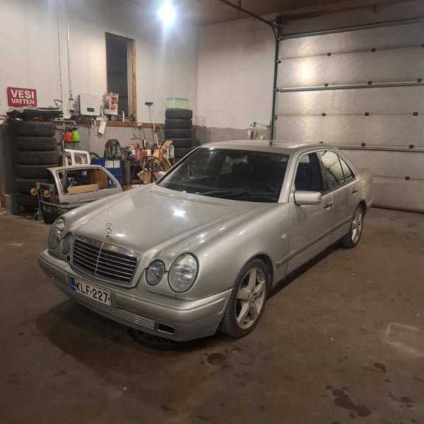 Mercedes-Benz E Lovisa - photo 2