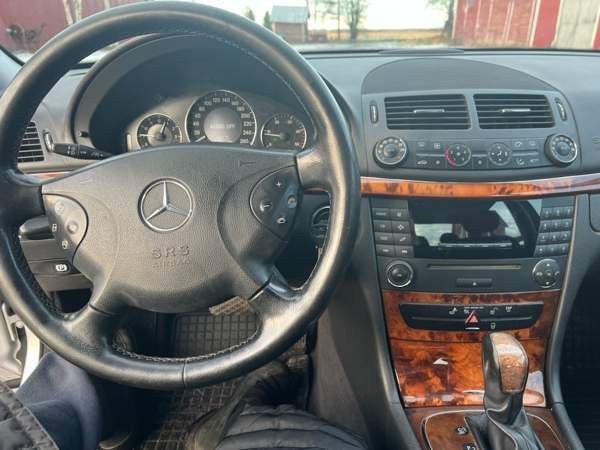 Mercedes-Benz 280 Tyrnävä - valokuva 4