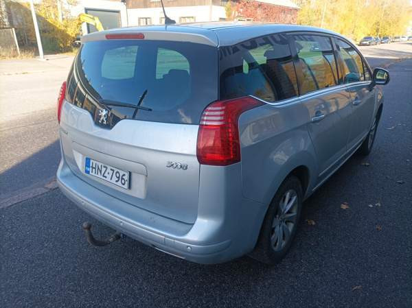 Peugeot 5008 Glebychevo - valokuva 8