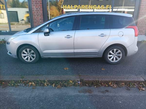Peugeot 5008 Glebychevo - valokuva 5