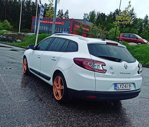Renault Megane Raisio - valokuva 1