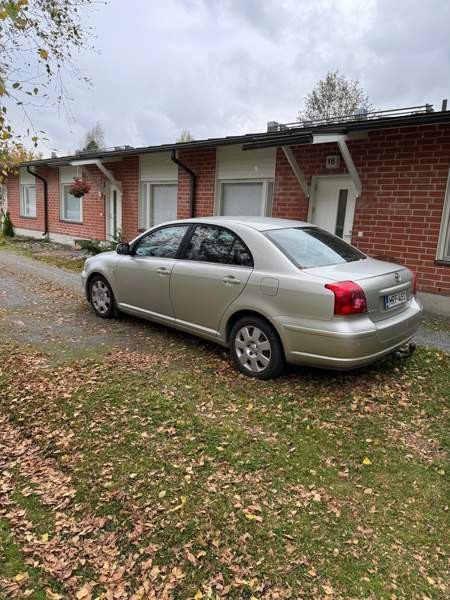 Toyota Avensis Йямся - изображение 3