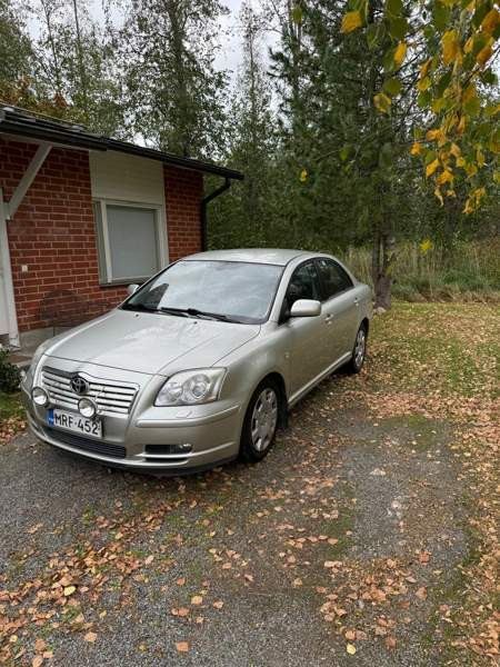 Toyota Avensis Йямся - изображение 2