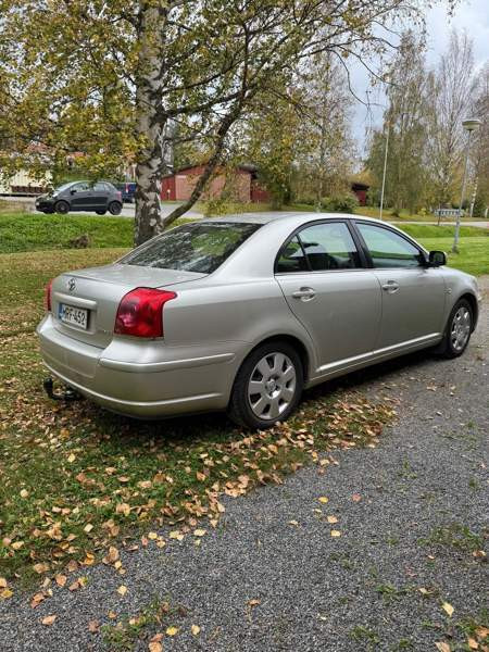 Toyota Avensis Йямся - изображение 4