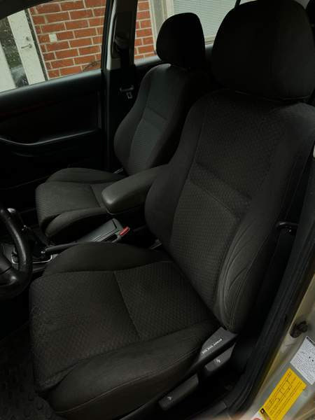 Toyota Avensis Йямся - изображение 5