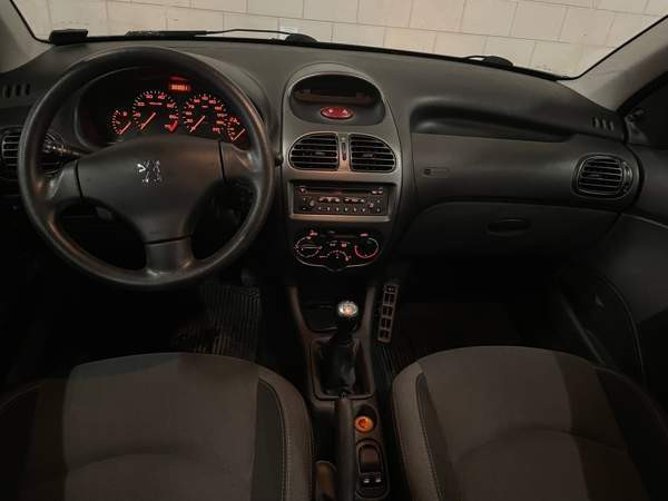 Peugeot 206 Эспоо - изображение 5