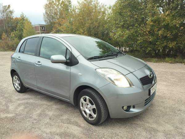 Toyota Yaris Espoo - photo 1