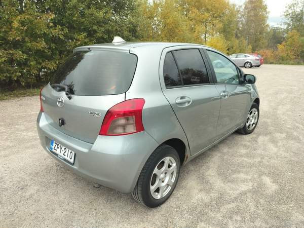 Toyota Yaris Espoo - photo 4