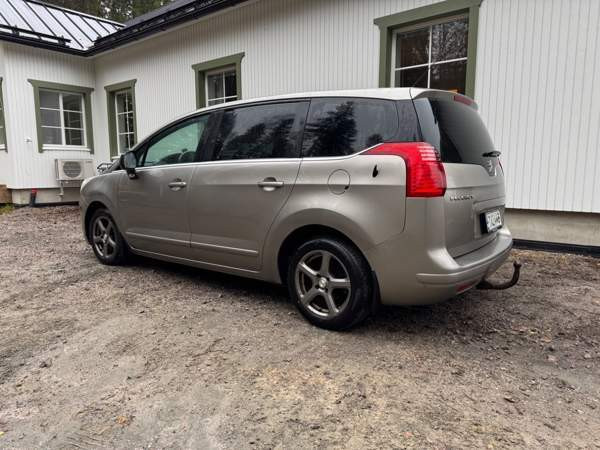 Peugeot 5008 Luga - photo 6