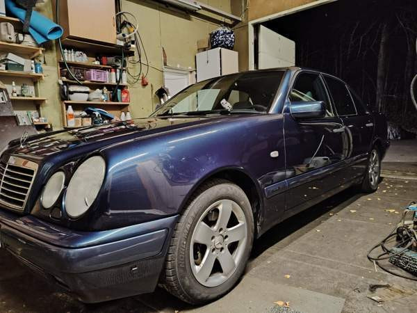 Mercedes-Benz E Asikkala - valokuva 2