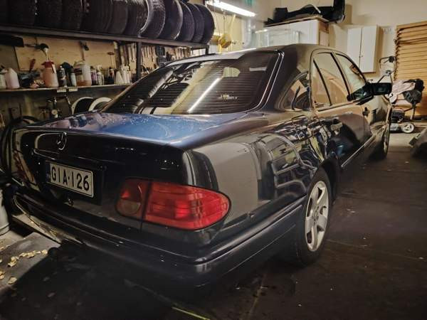 Mercedes-Benz E Asikkala - valokuva 3