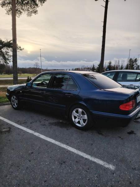 Mercedes-Benz E Asikkala - valokuva 1