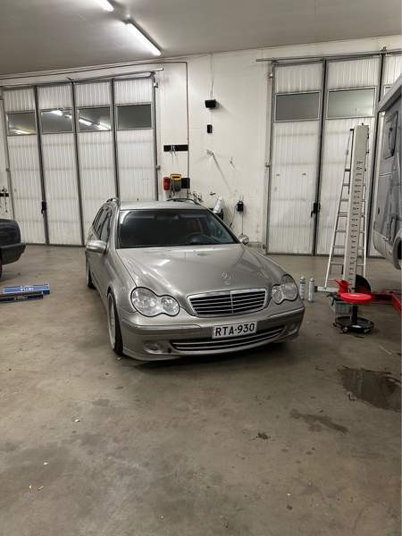 Mercedes-Benz C Alavieska - valokuva 1