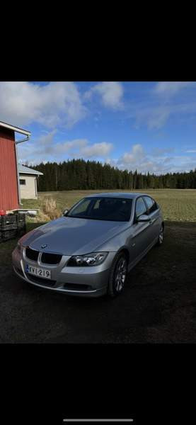 BMW 318 Yläne - valokuva 3