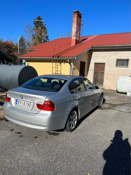 BMW 318 Yläne - valokuva 2