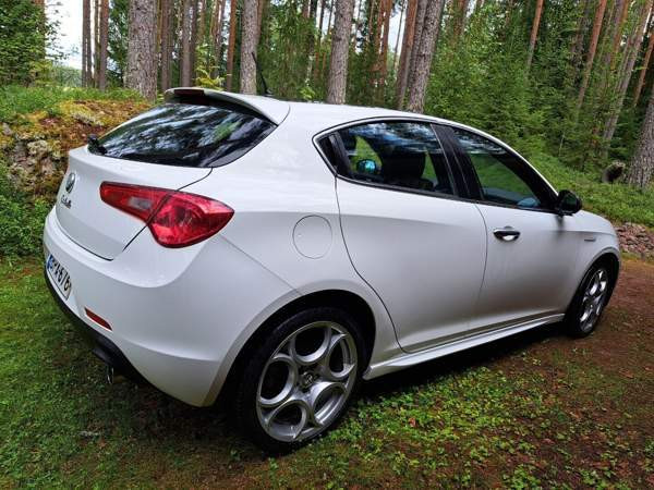 Alfa Romeo Giulietta Ugleural'skiy - photo 2