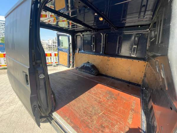 Ford Transit Espoo - valokuva 4