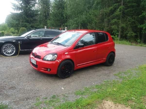 Toyota Yaris Коувола - изображение 3