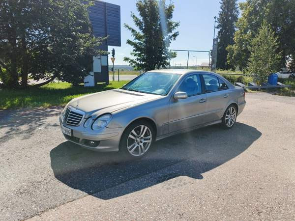 Mercedes-Benz E Jokioinen - valokuva 2
