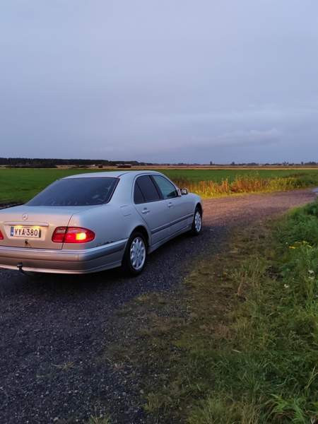 Mercedes-Benz E Isojoki - valokuva 3