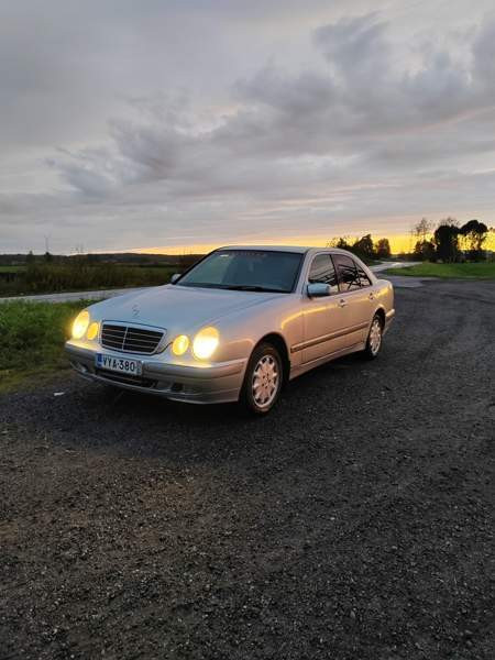 Mercedes-Benz E Isojoki - valokuva 1