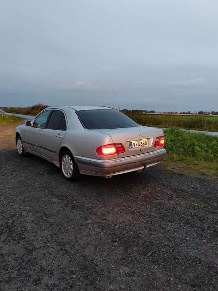Mercedes-Benz E Isojoki - valokuva 4