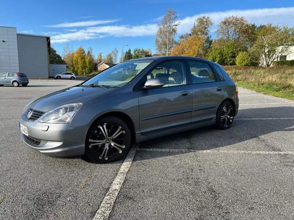Honda Civic Turtkul - valokuva 1