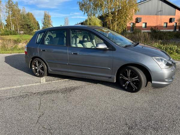 Honda Civic Turtkul - valokuva 3