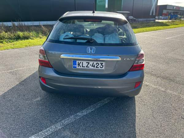 Honda Civic Turtkul - valokuva 5