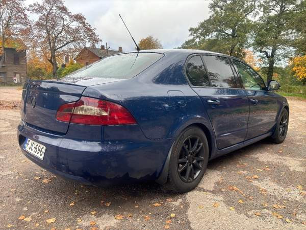 Skoda Superb Vantaa - valokuva 3
