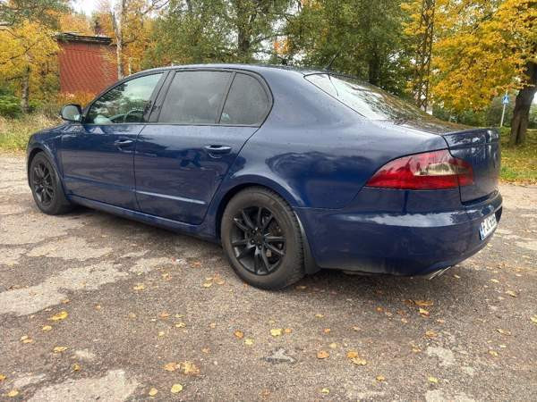 Skoda Superb Vantaa - valokuva 4