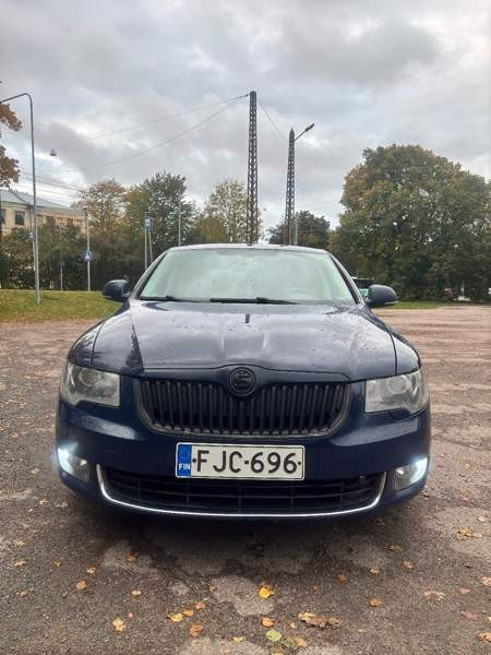 Skoda Superb Vantaa - valokuva 5